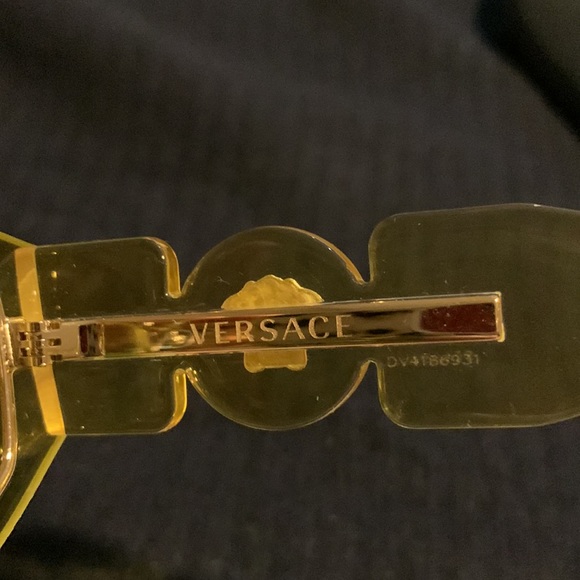 Versace unisex brow bar geometric sunglasses. 51 mm. Yellow - Picture 3 of 9